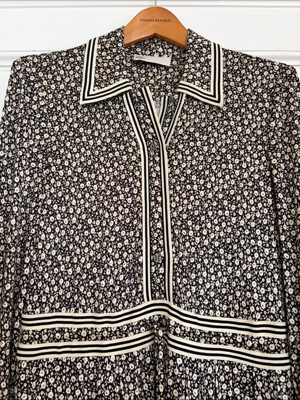 Tory Burch Black and Cream Floral Long-Sleeve Pleated Dress - Picture 3 of 5